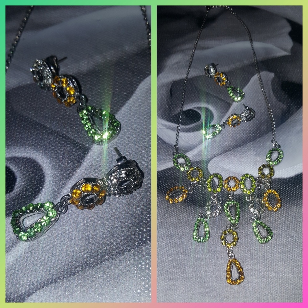 Gorgeous matching Earrings and Necklace set